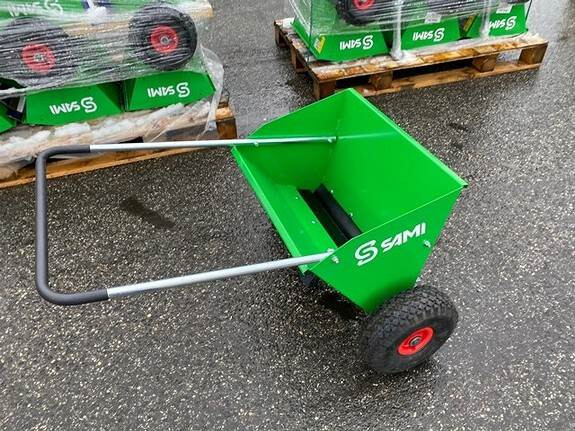 SAMI S-600 - walk behind ground driven sand spreader