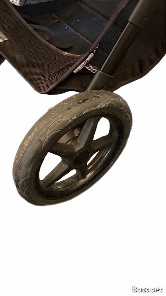 Great Pre-Owned Bugaboo Fox 2 Stroller Brown And Black with Bassinet