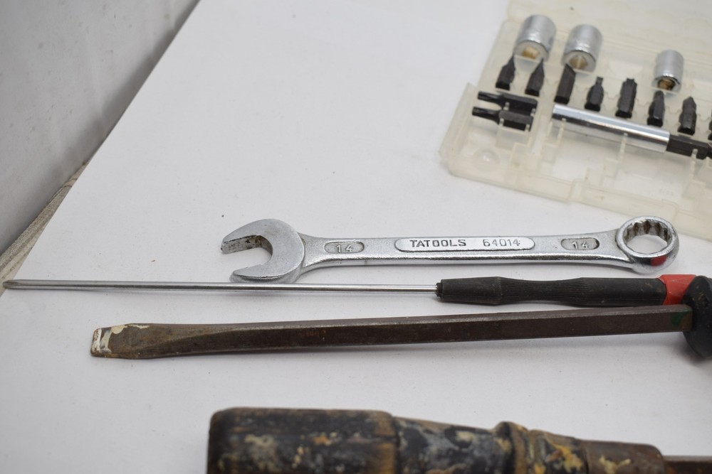 Mixed Tool Lot, Bits, Screwdrivers, Dowel Pins, Socket, Etc.