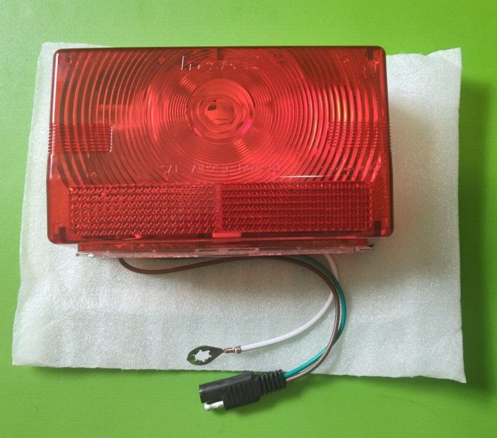 Fulton Wesbar 403075 Submersible Tail Light, Right/Curbside