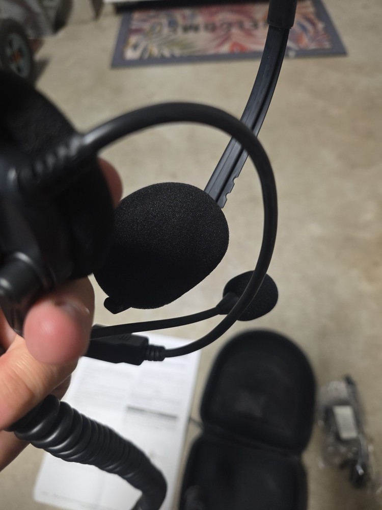 Harley Davidson J05474 helmet headset w/ case