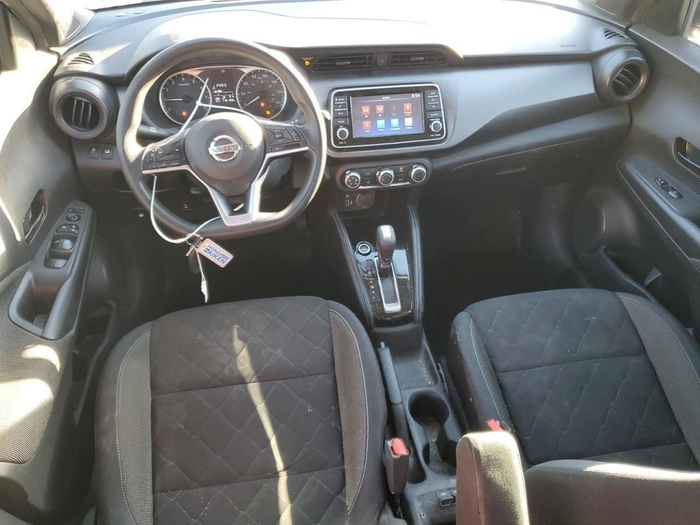 KICKS 2019 Glove Box 4909406