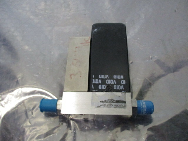 UNIT UFC-1100A Mass Flow Controller, MFC, He, 3 SLM, 421091