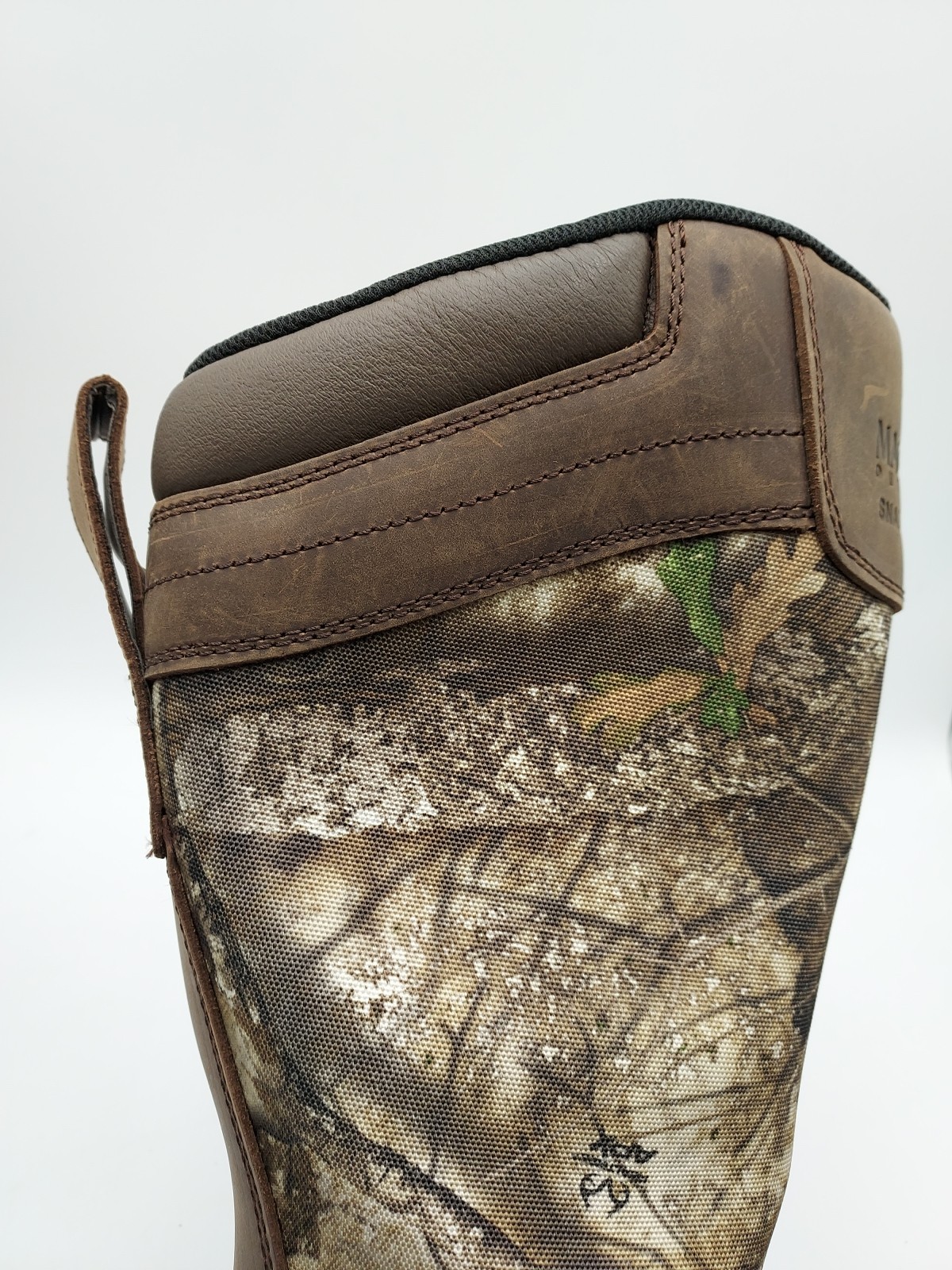 Magellan Outdoors Womens Sz 6B Snake Shield Armor 3.0 Realtree Edge APX (K4-D4)