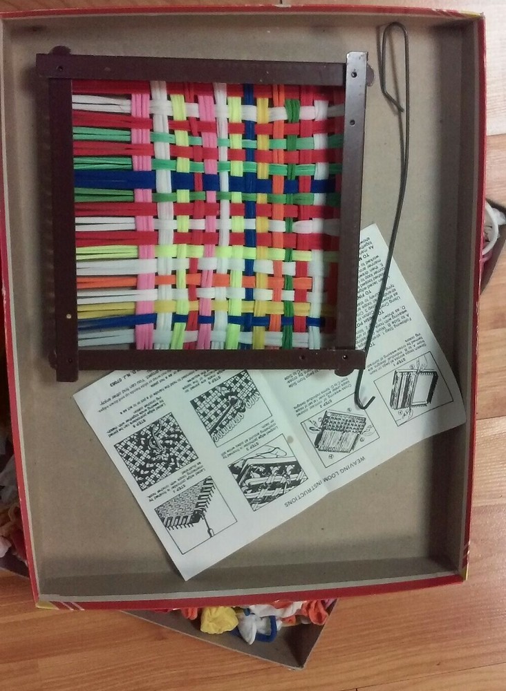 adjustable metal weaving loom by Mr Toy