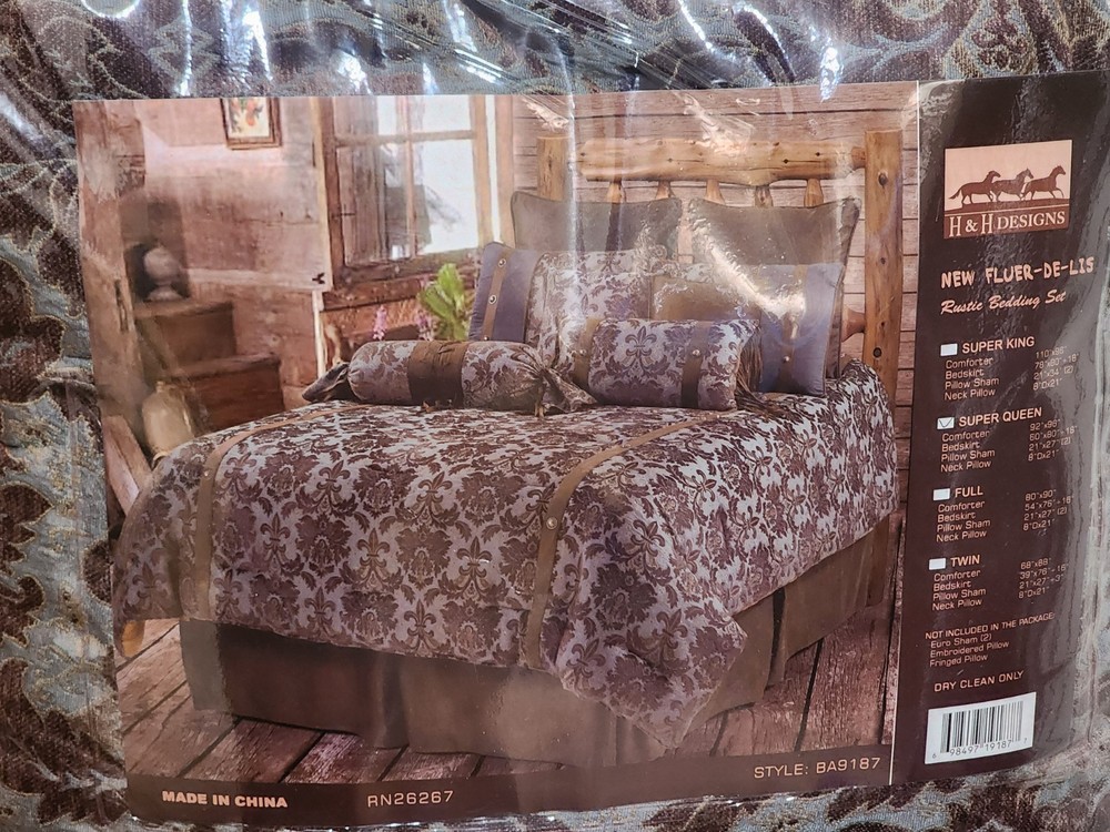 Queen Size Comforter Set Fluer-de-lis H & H Designs