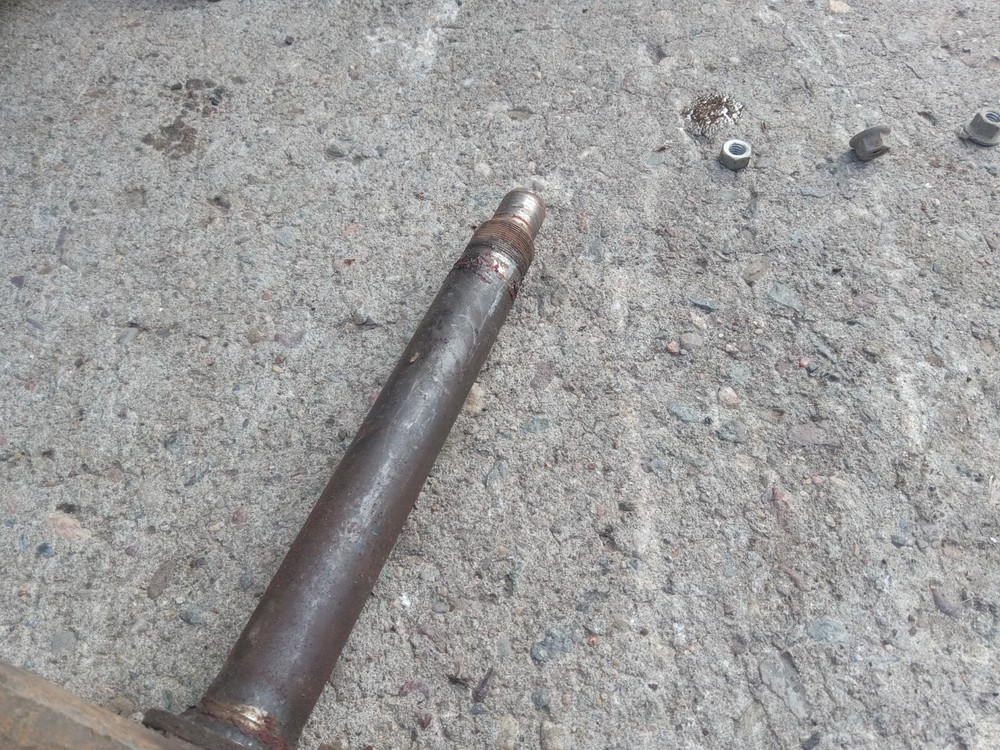 1977 suzuki gs550e triple tree stem