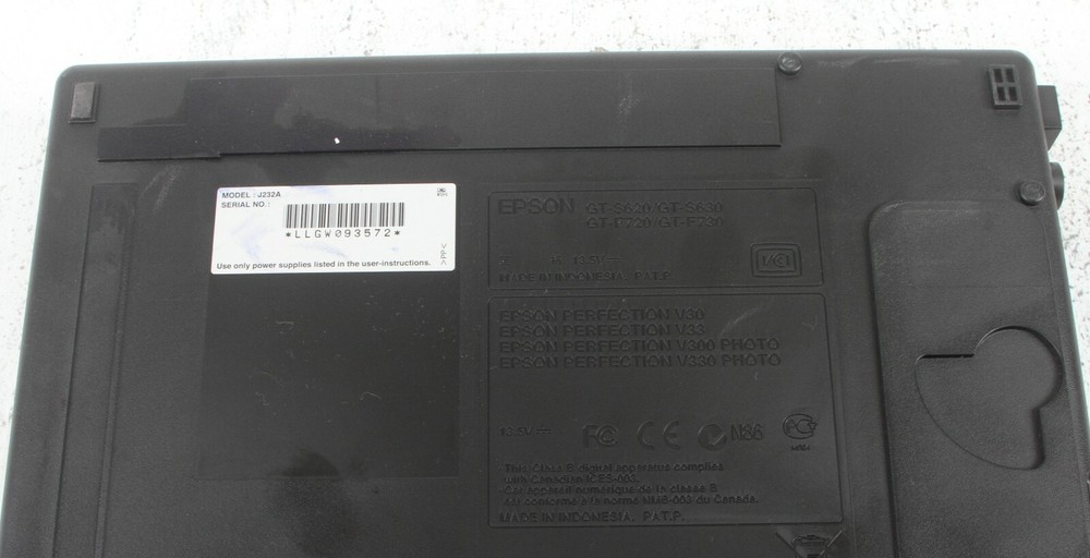 Epson Perfection V30 Flatbed Scanner w/Power Cable