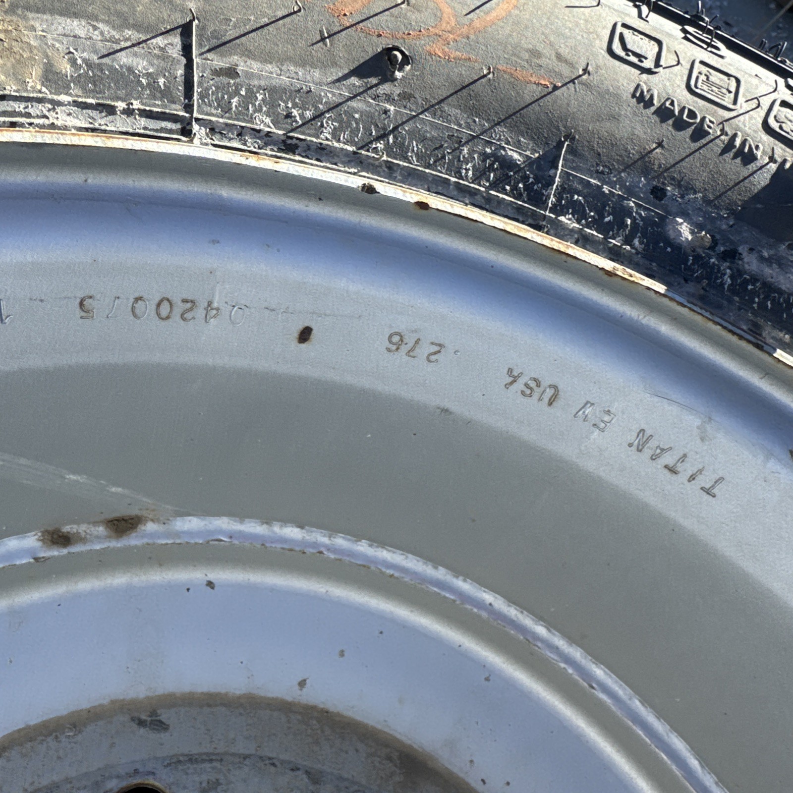 15x19.5 Boom Lift Tire Titan 12 Ply