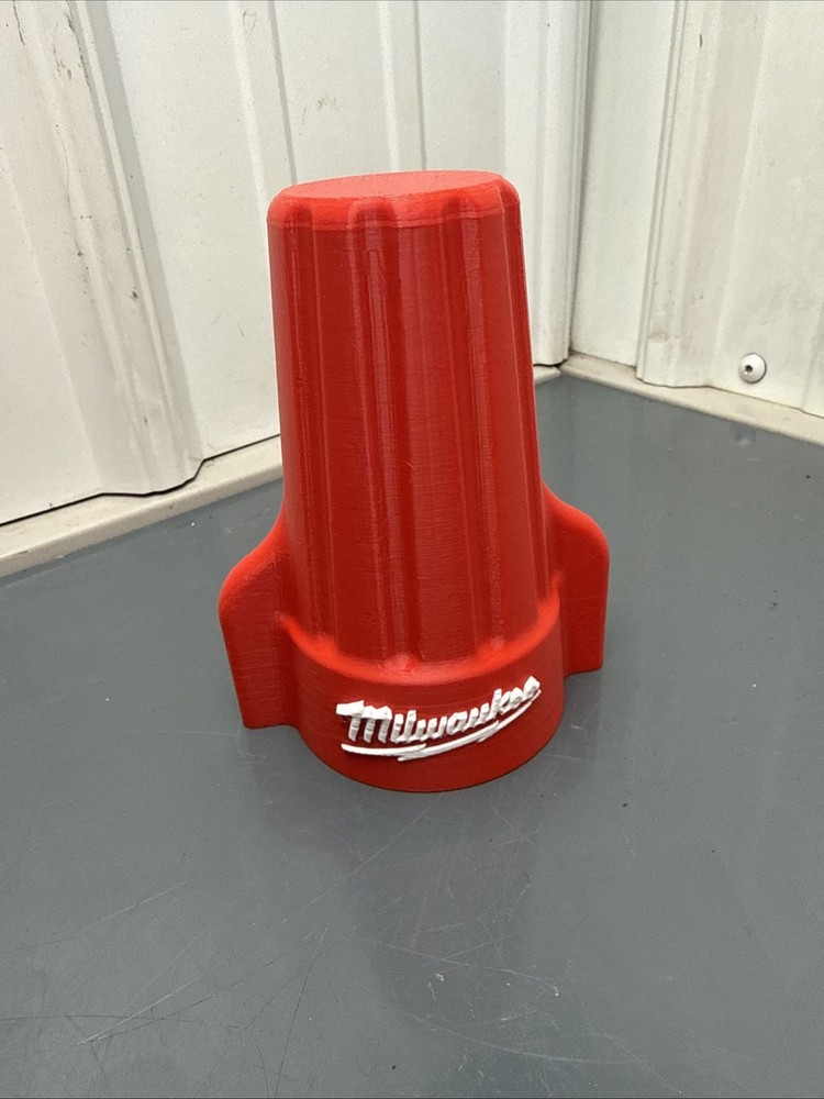 Milwaukee Winged Wire Nut Style Storage Container With Lid