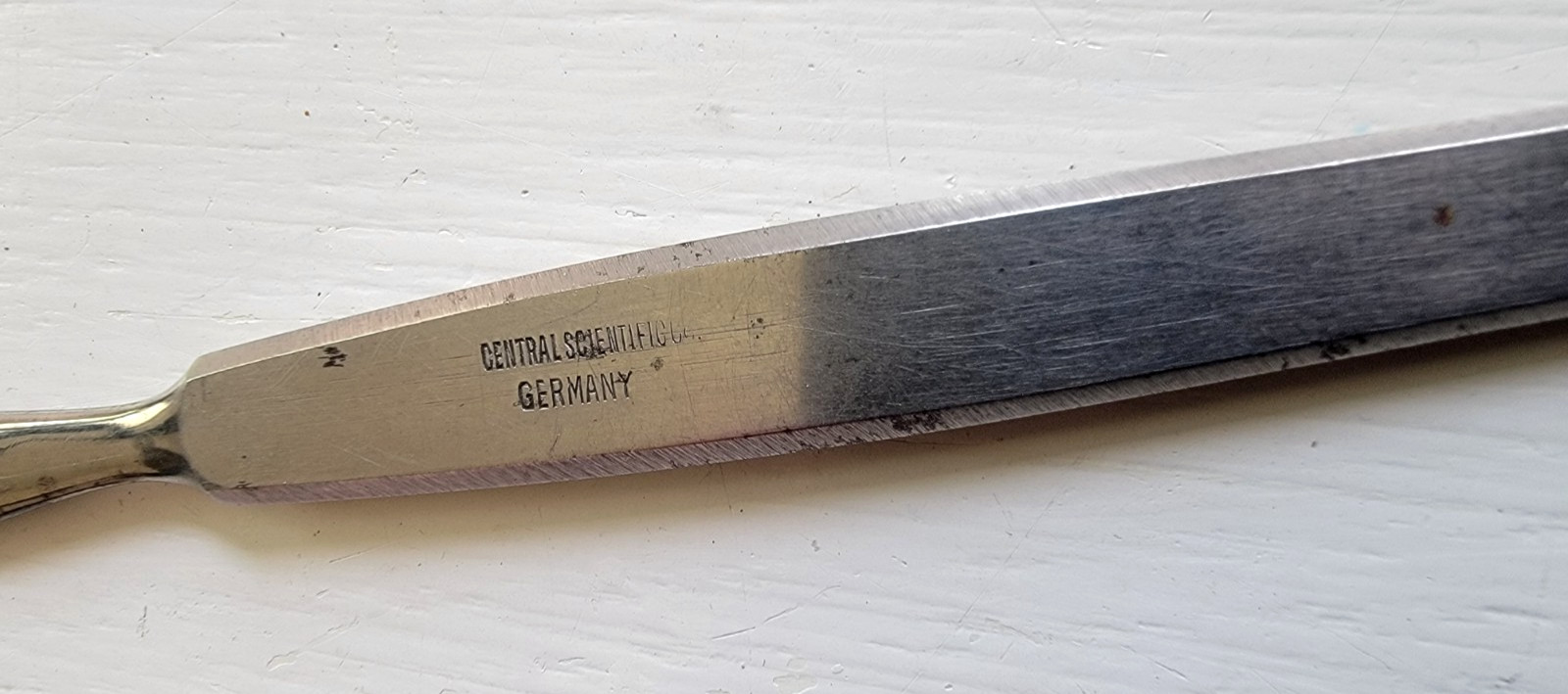 ANTIQUE 43 PC. SCALPEL & MEDICAL INSTRUMENTS KIT WITH VELVET-LINED ROLL-UP CASE