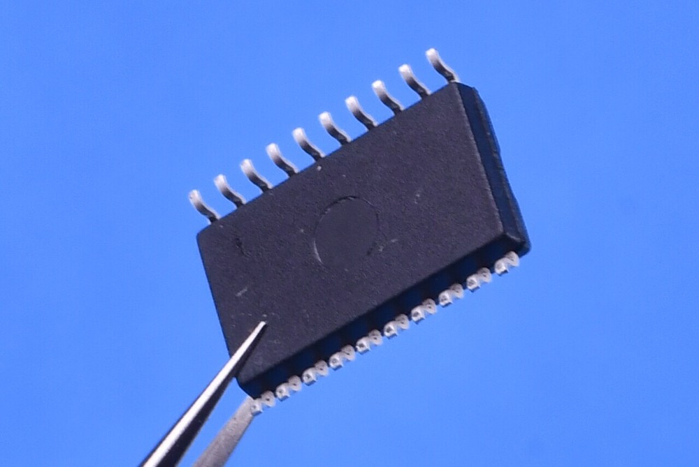 36 Fairchild Octal Buffer Line Driver w/ Tristate 3-State Outputs