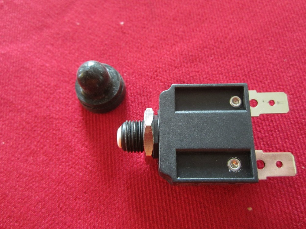 MECHANICAL MARINE 15 AMP CIRCUIT BREAKERS P# 3313 S