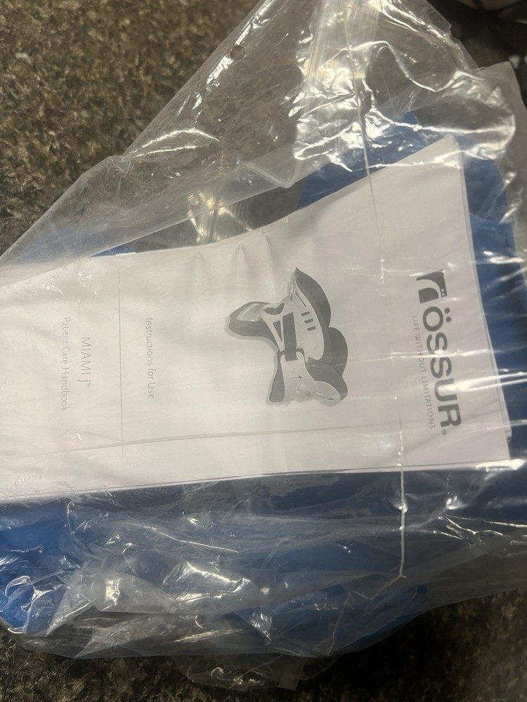 Össur Miami J Cervical Collar for Neck