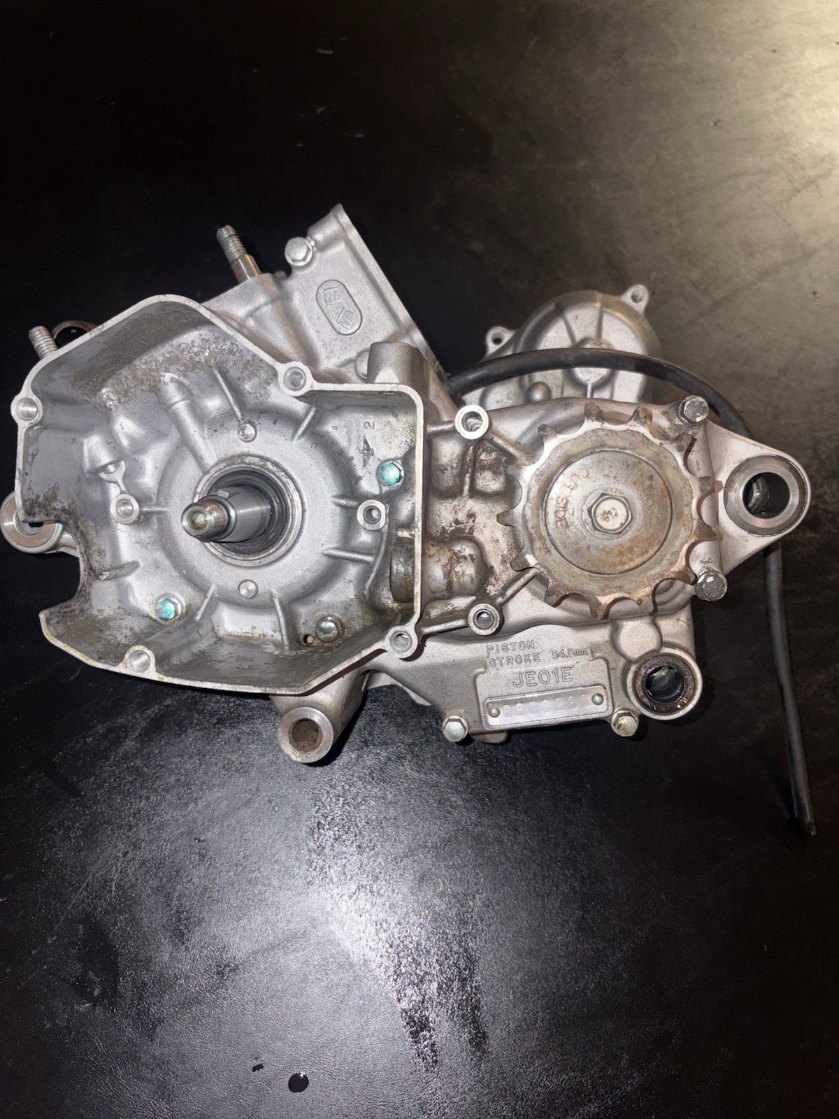 99-02 2002 CR125R CR125 OEM Engine Crankcase Crank Case Bottom End Transmission