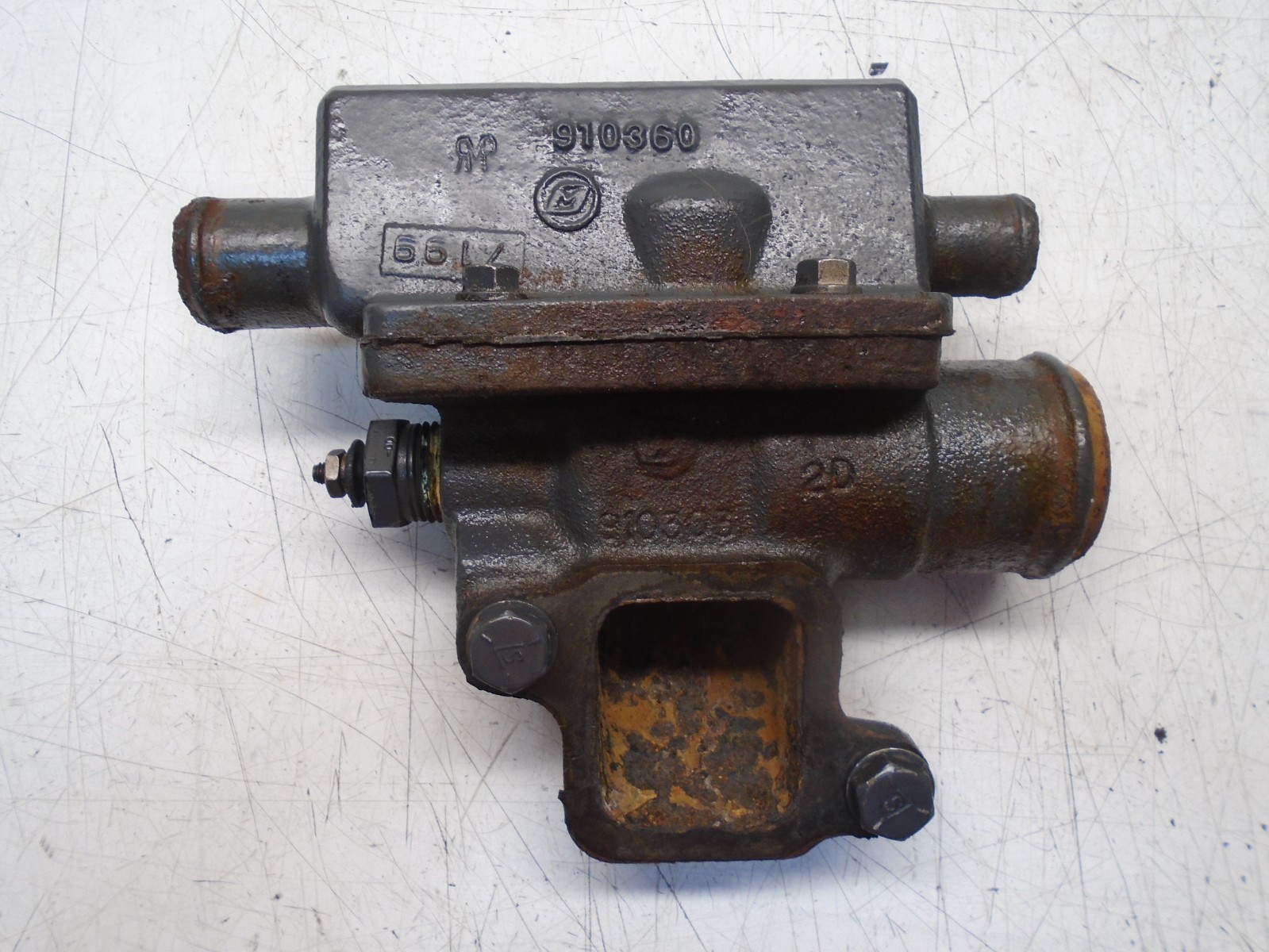 Y3 OMC Cobra 3.0L Thermostat Housing 910360 0910360 910303 0910303