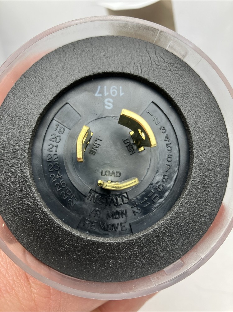 Tyco SC-10A Lighting Controls Twist Lock HID Shorting Cap FNOB
