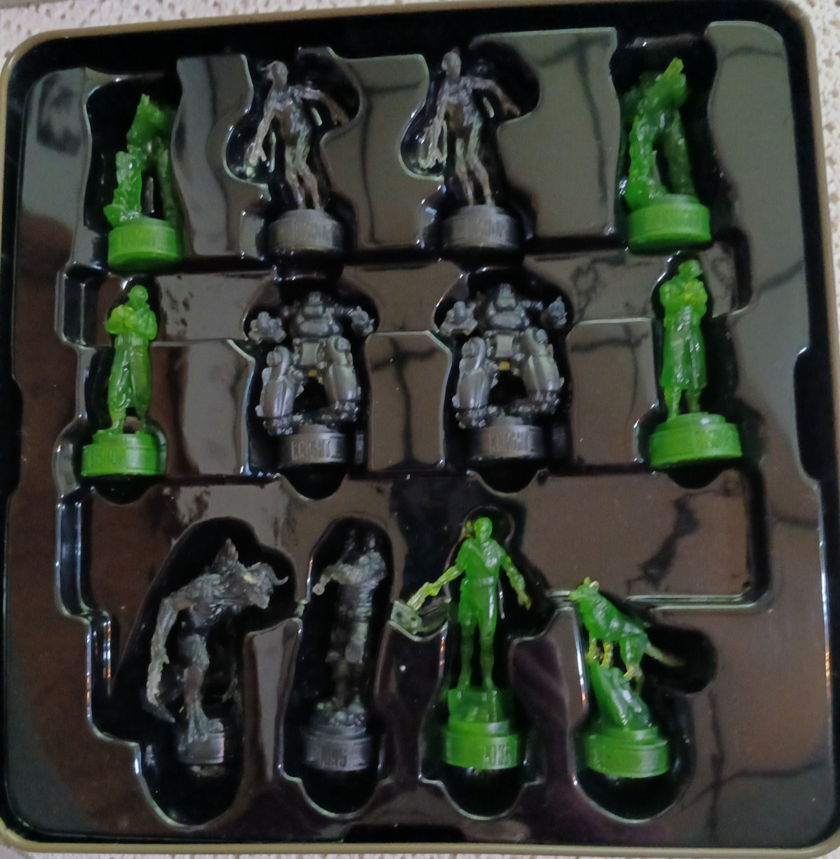 Fallout Chess Set Collector Tin Gamestop Exclusive Never used board in plastic