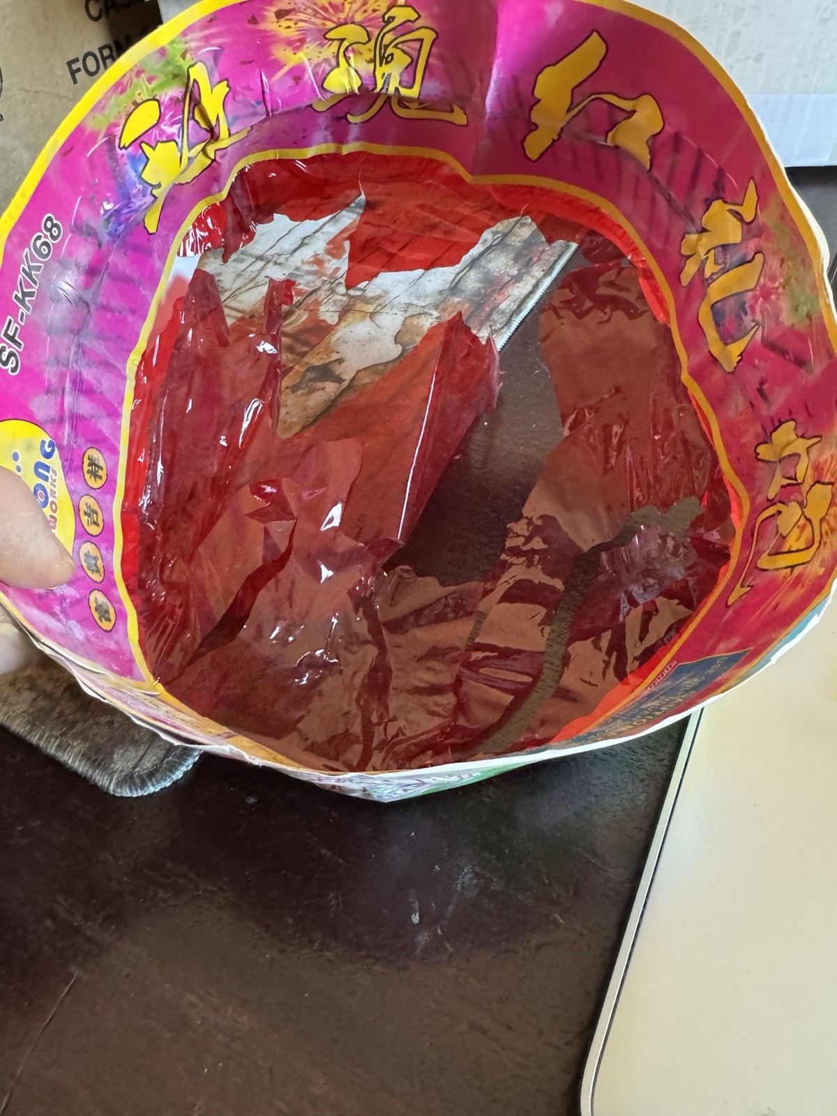 HORSE BRAND Tau All red Celebration firecrackers Roll lable 5k. no dot or un0336