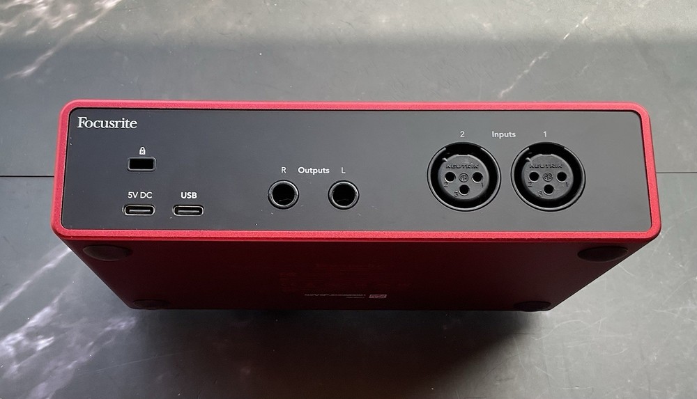 Focusrite Interfase Scarlett 2i2