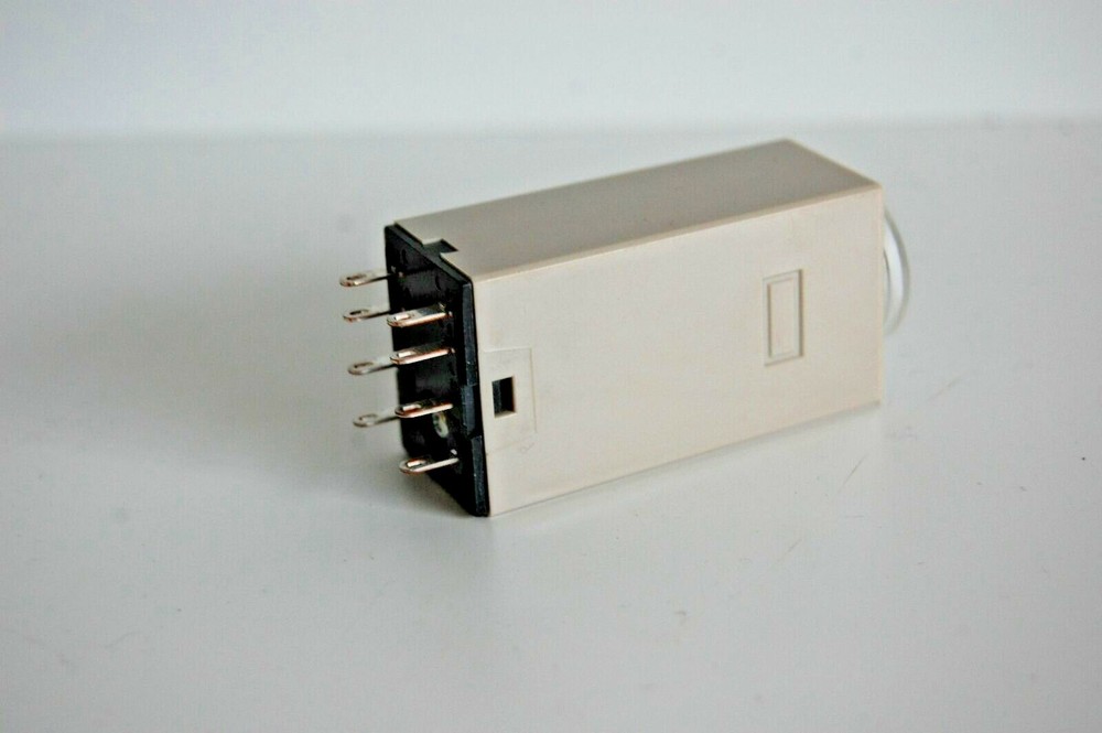 Omron H3Y-2 Timer