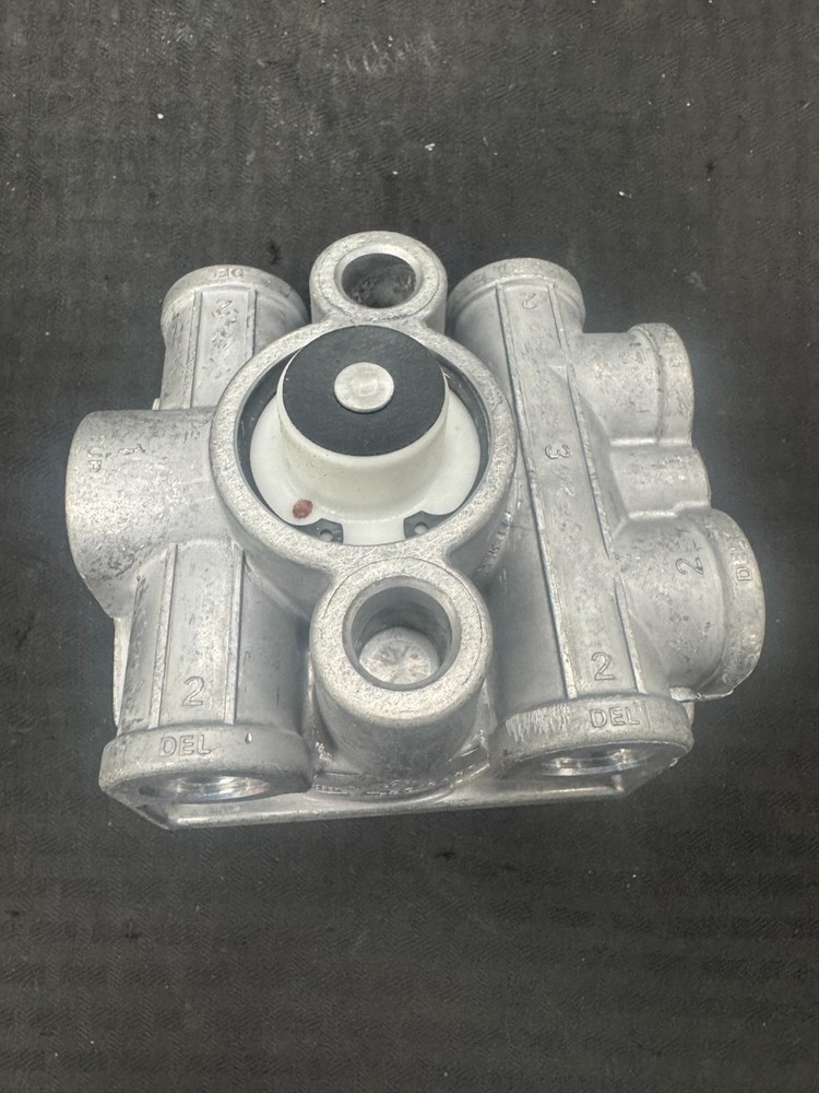 K042276 | Genuine Bendix® Brake Relay Valve