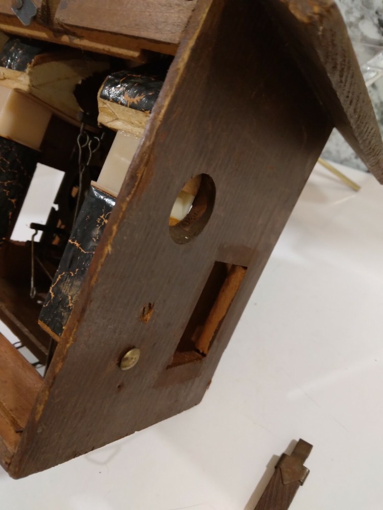 VINTAGE BLACK FOREST CUCKOO CLOCK