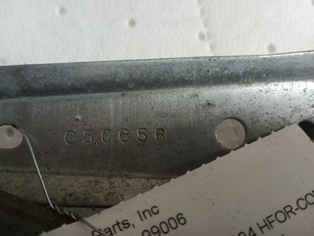 2004 Left Driver Front Window Regulator Manual (11771793