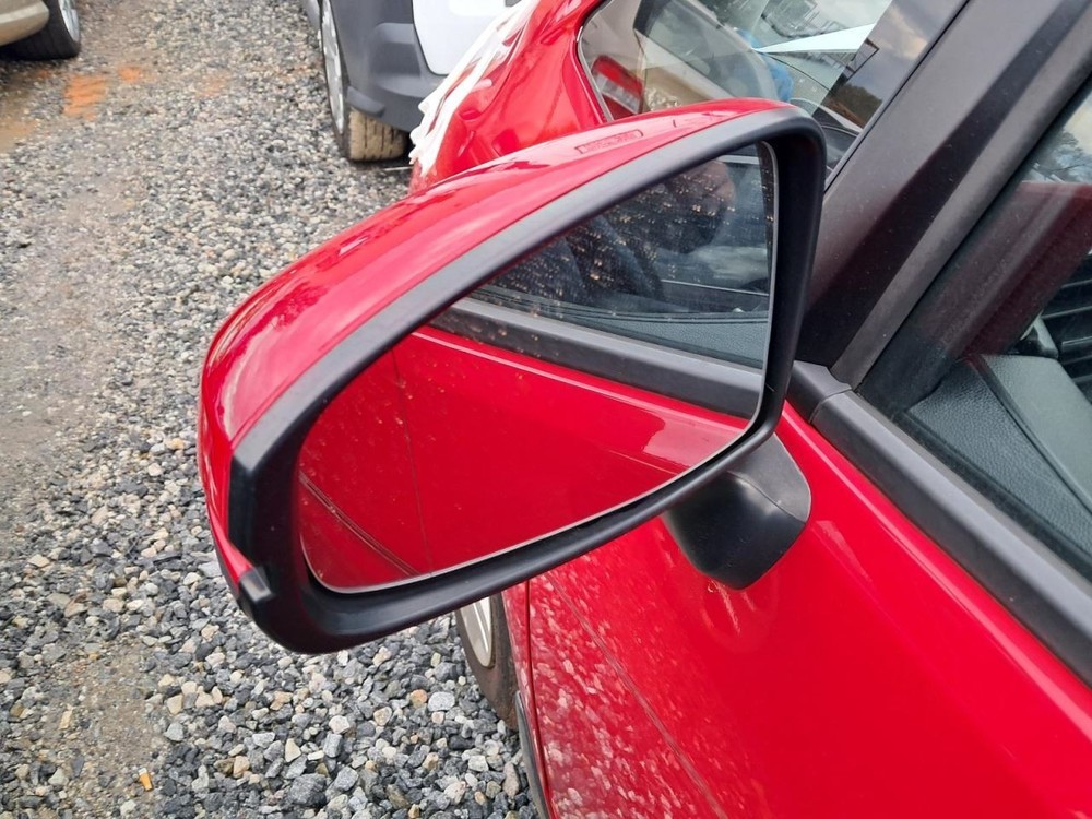 FIT 2016 Glove Box 4889536