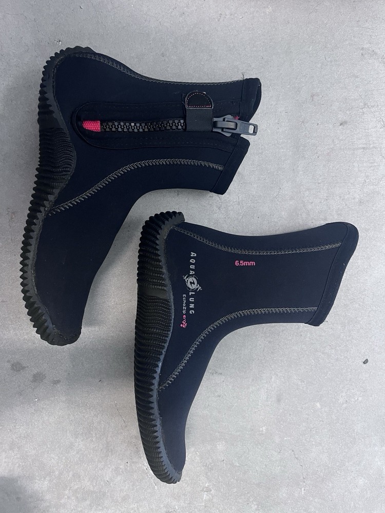scuba diving equipment set
