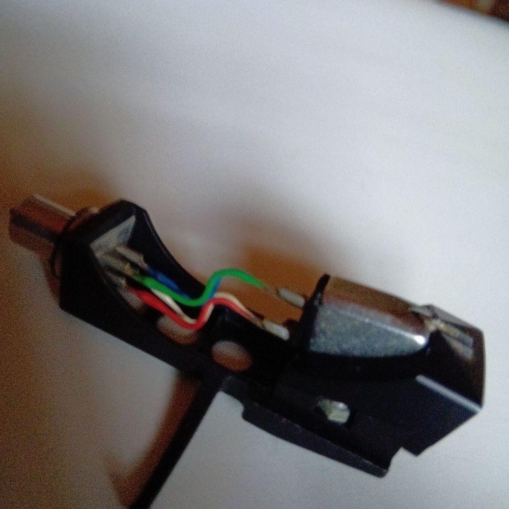 Technics genuine headshell with a 207C cartridge