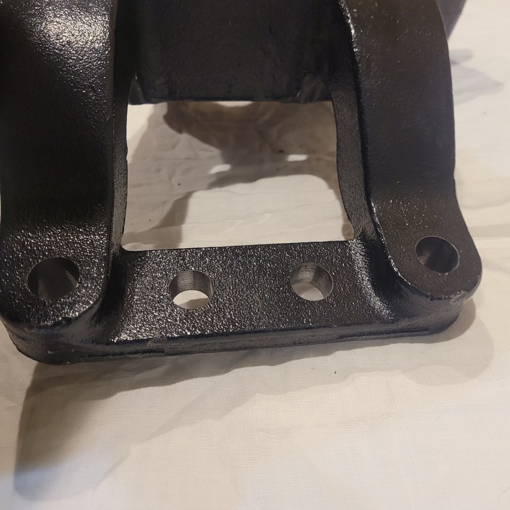 Freightliner Driver Side Front Spring Hanger A16-21197-00, MOUNT, SUPPORT