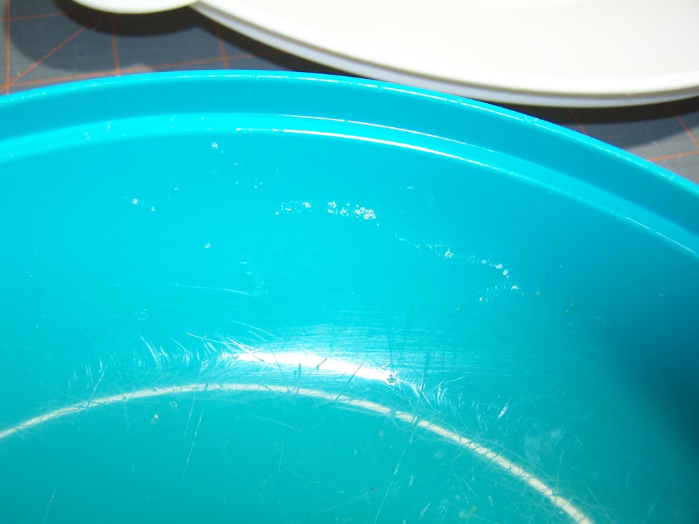 Tupperware 2604 Teal Divided Microwave Dish & White Lid