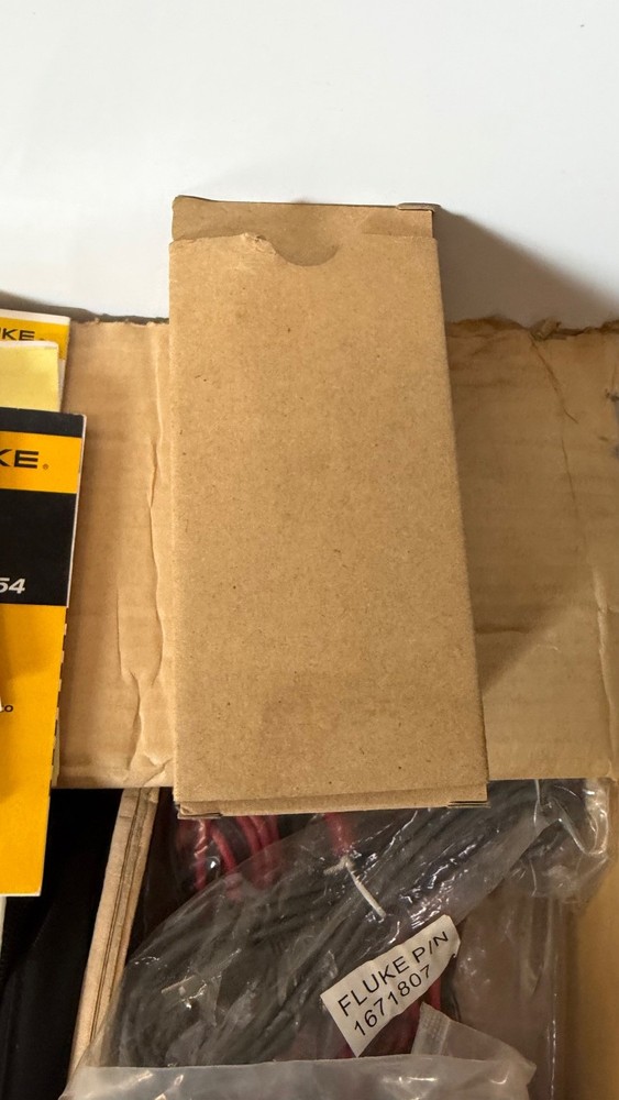 Fluke 754 Documenting Multifunction Process Calibrator