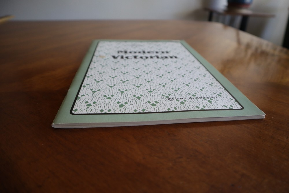 Modern Victorian Joyce Schneider Knitting Pattern Book Lace Collars 1987 Illus.