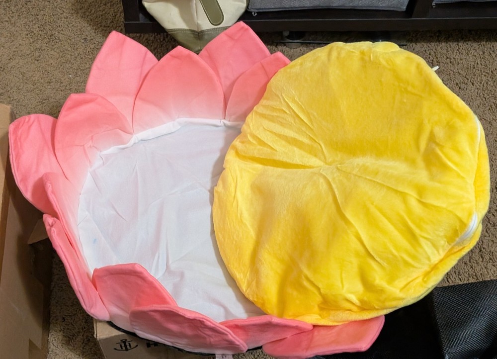 Cat Petal Cushion Flower Bed