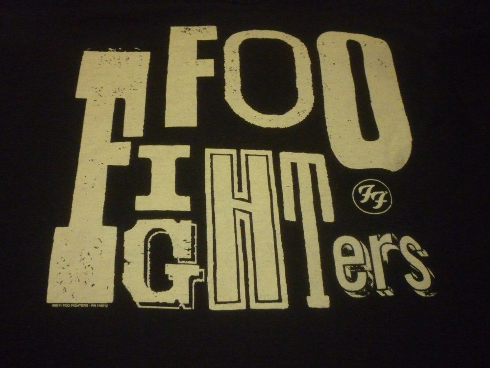 Foo Fighters Shirt ( Used Size L ) Very Nice Condition!!!