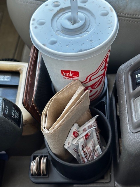 1992 - 2000 Mitsubishi Montero Pajero Gen 2 2.5 Dual Cup Holders