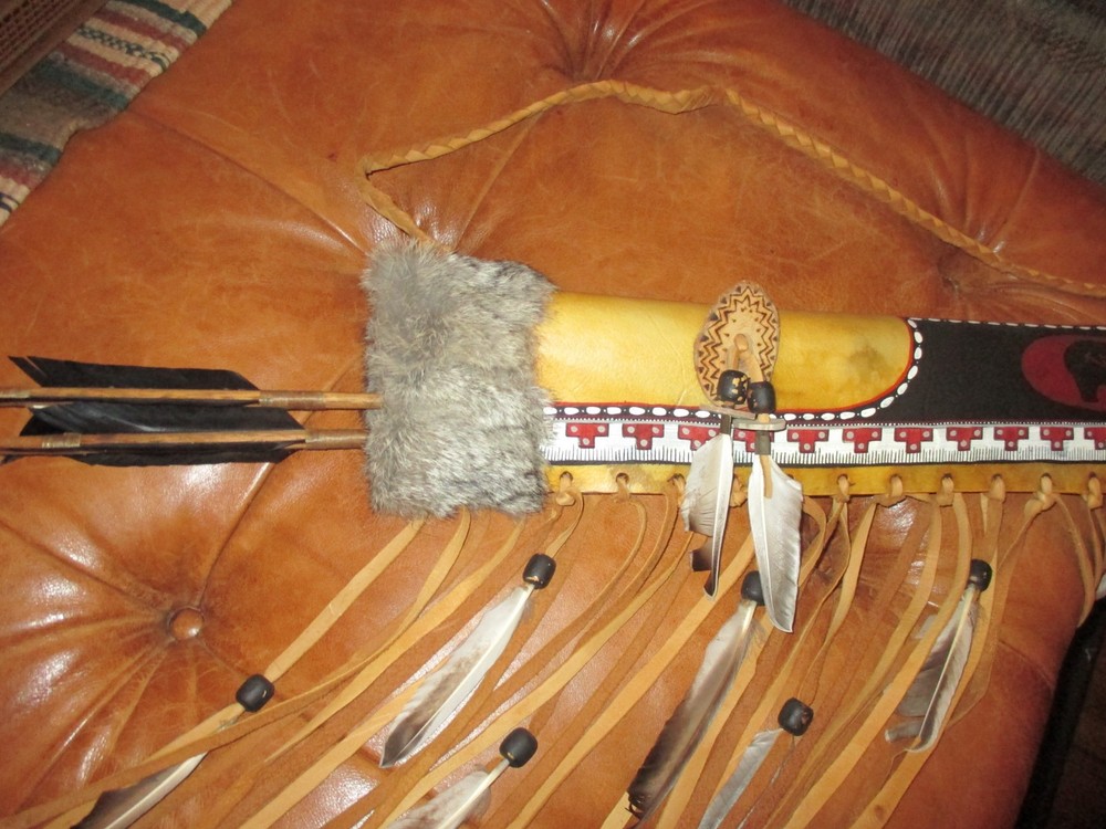 NATIVE AMERICAN BOW & QUIVER