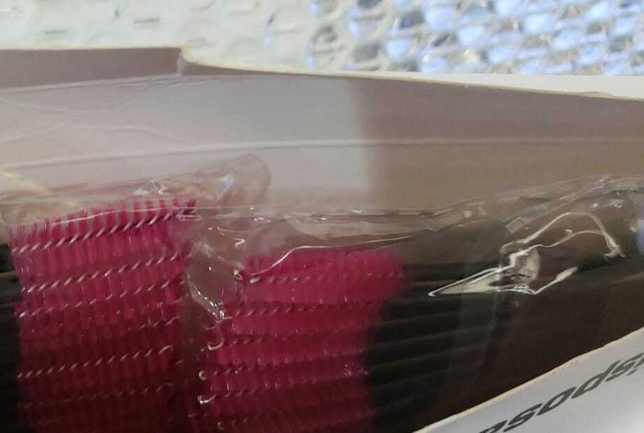 OBINHERE DISPOSABLE MASCARA WAND ~ 300PCS.