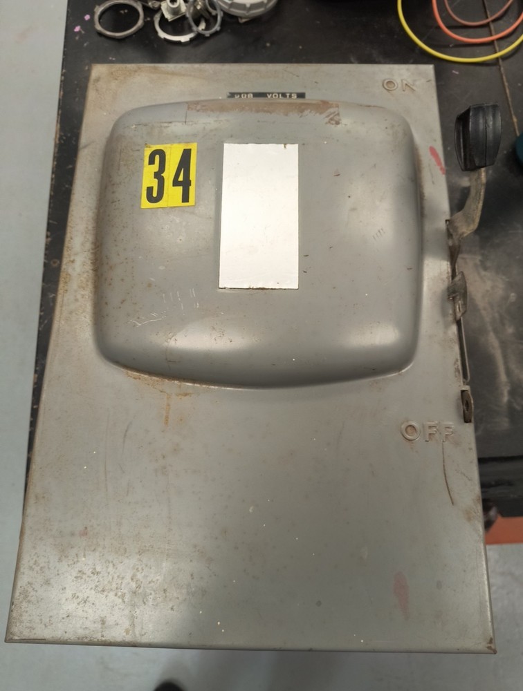 Square D D324N 200Amp Safety Switch