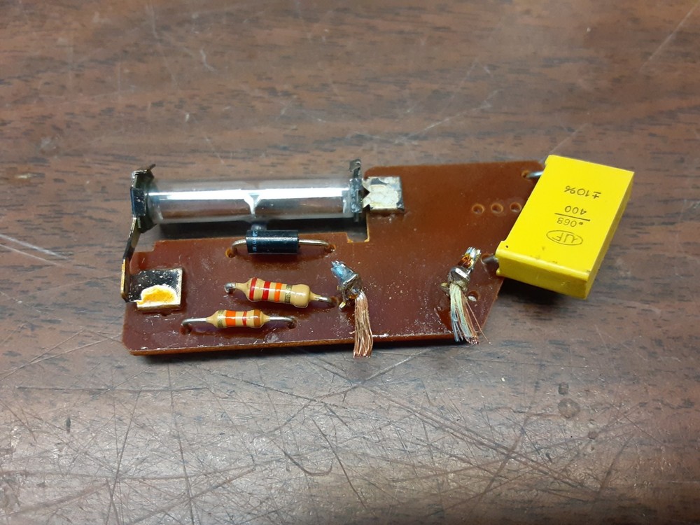 United Audio Dual 1228 Turntable Original Strobe Light