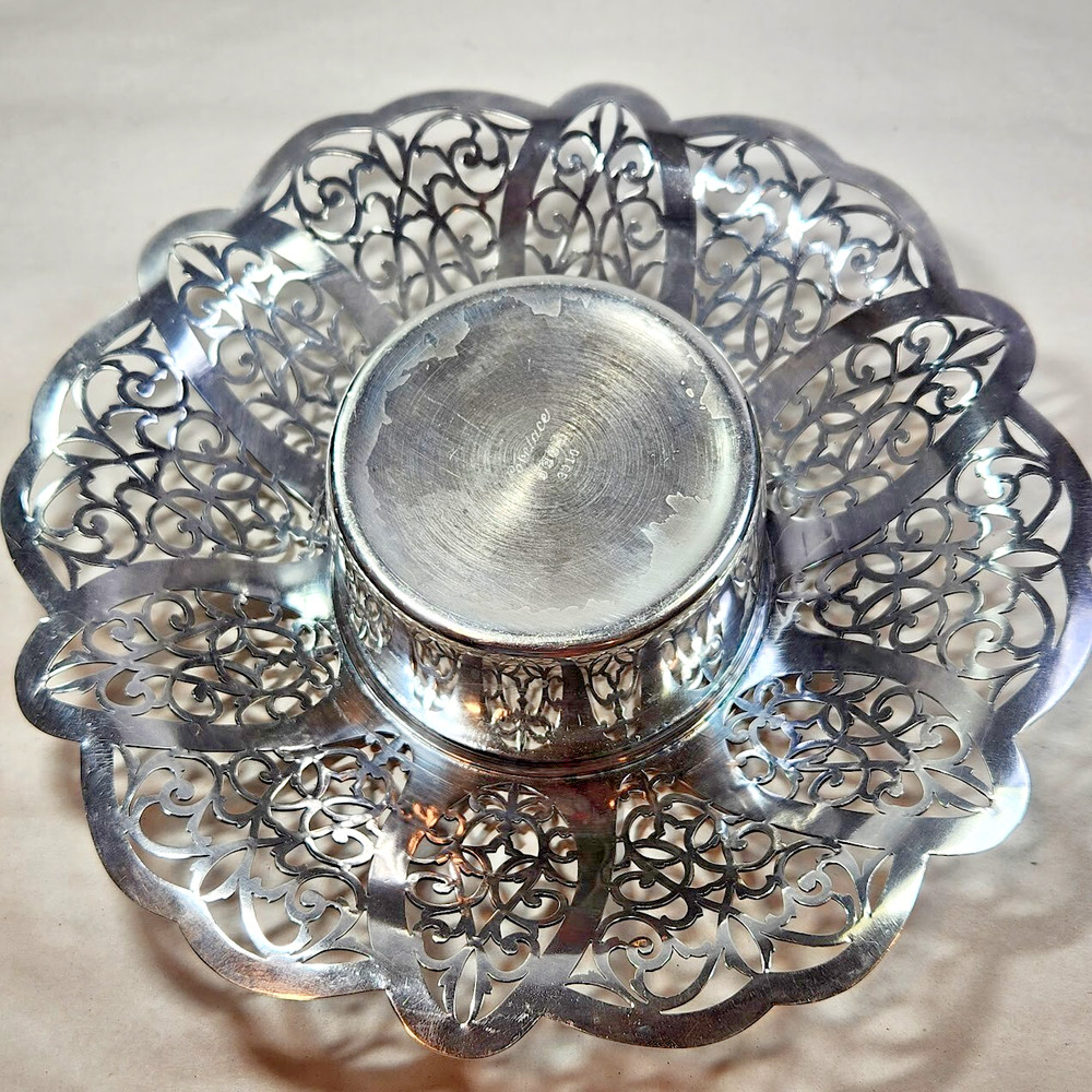 Lovelace International Silver Plate 3010 Dish Candle Bottle Holder 10 in