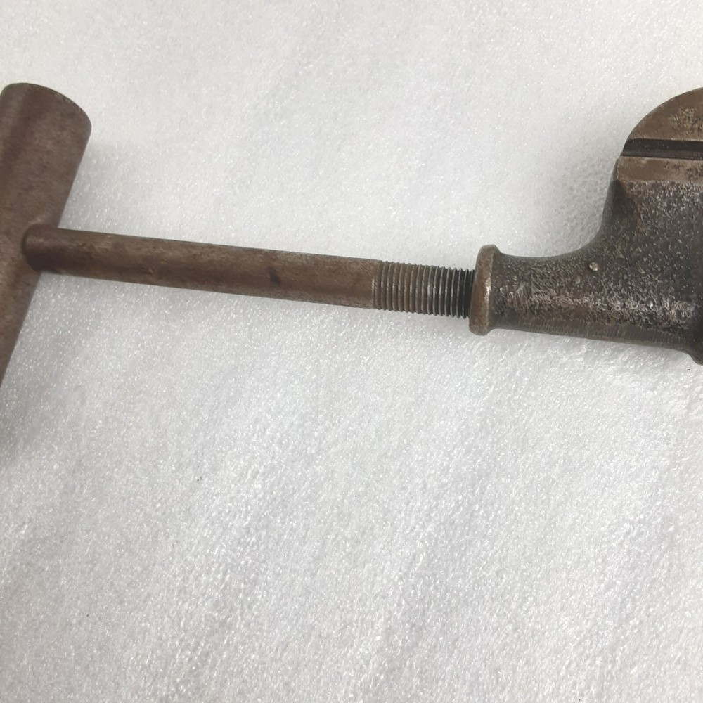Vintage USA Made Beaver Pipe Cutter Tool Square 102
