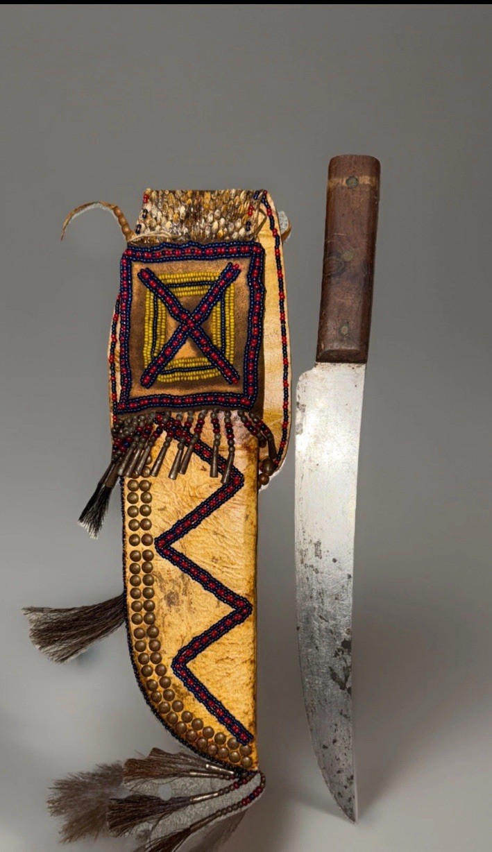 Vintage Native American Indian Leather Knife With Alligator Skin -pre-owned