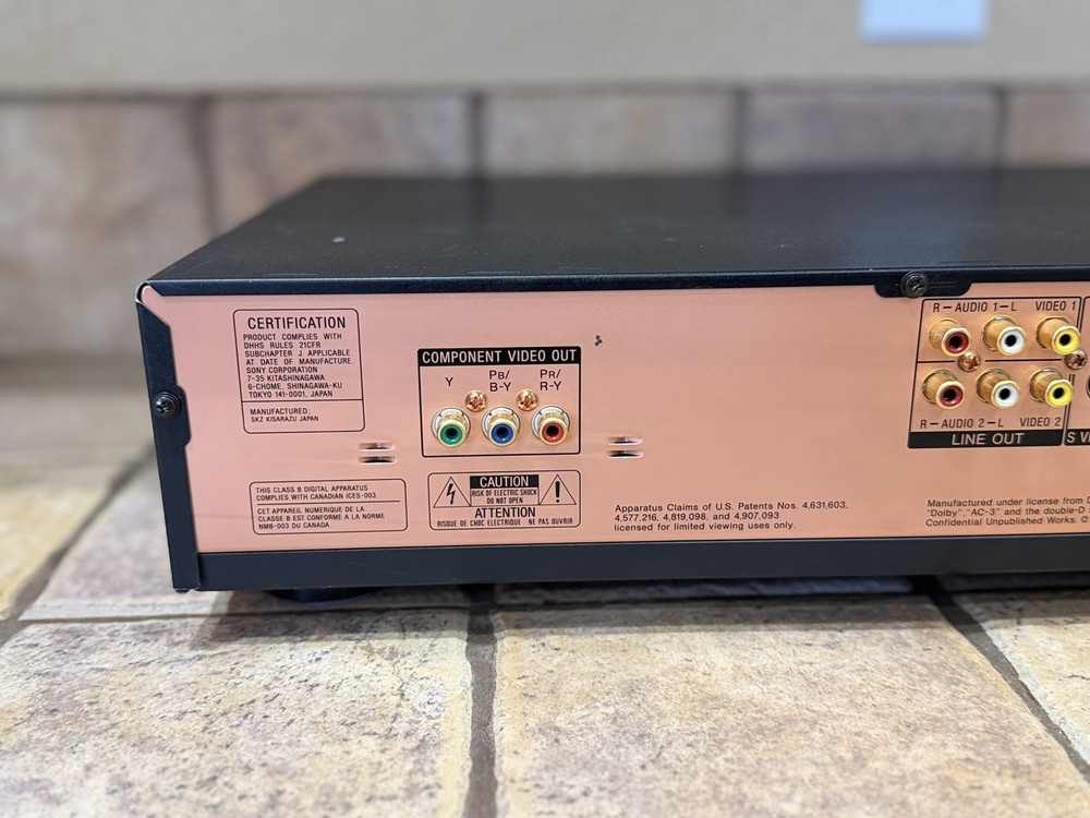 Sony DVP-S7700 Audio Video DVD/CD Player Reference Series W/Component Cables