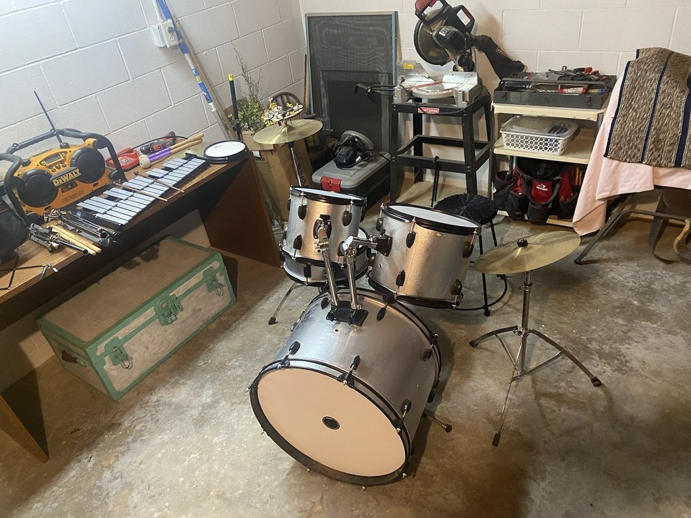 Drum Set With Many Accessories *PICK UP ONLY*