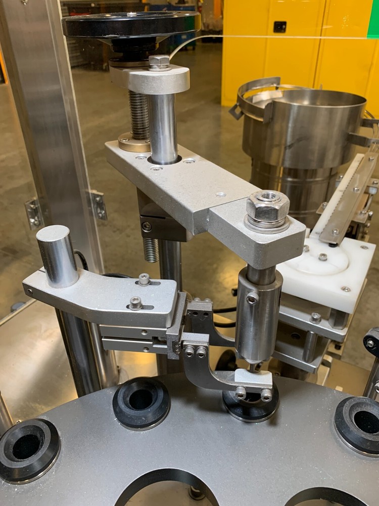 Automated Filling and Capping machine