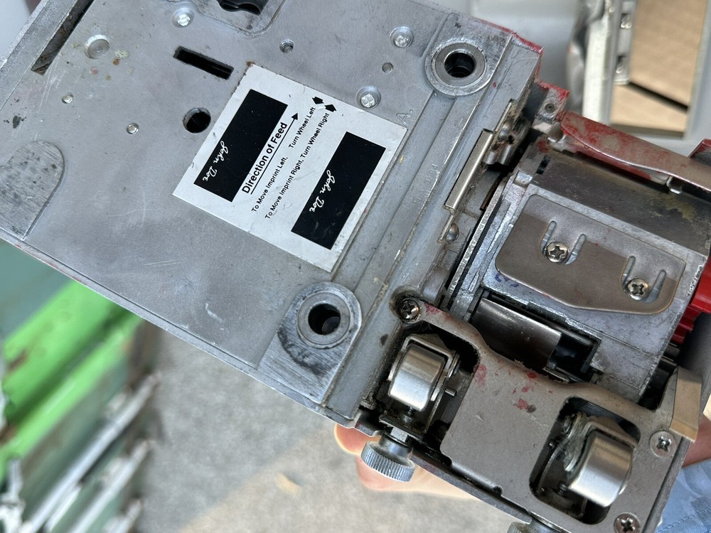 PITNEY BOWES CHECK SIGNER-IMPRINTER, MODEL 5390