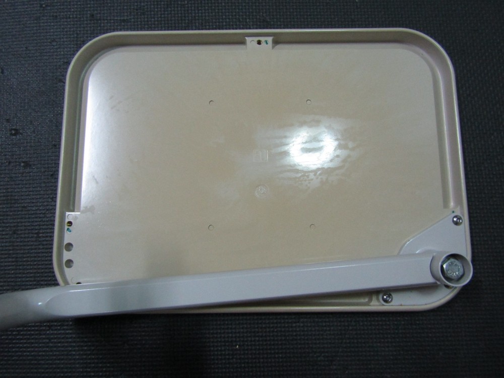ADEC 532 DENTAL UNIT TABLE WITH ARM